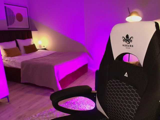 tinafox's BongaCams show and profile