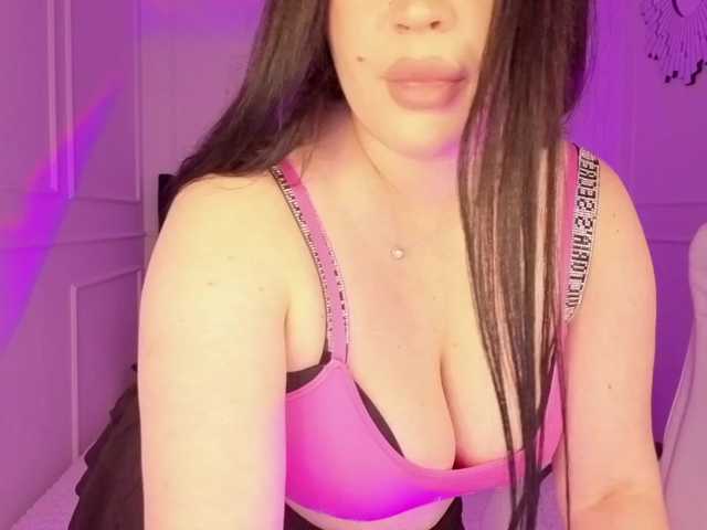 tinafox's BongaCams show and profile