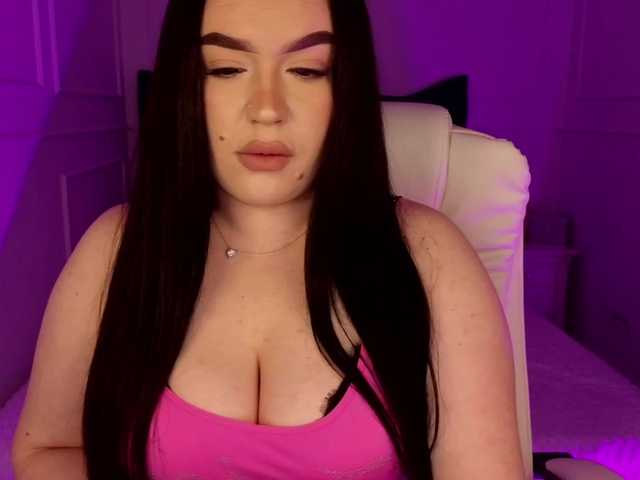 tinafox's BongaCams show and profile