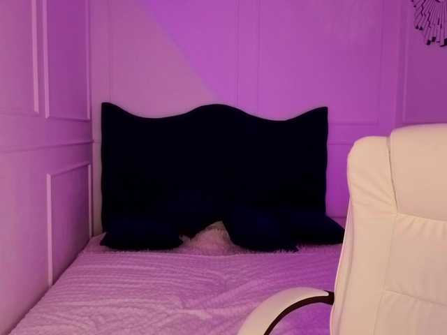 tinafox's BongaCams show and profile