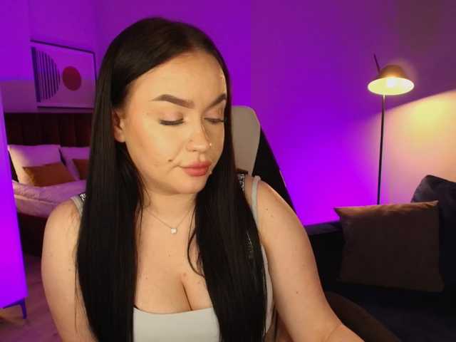 tinafox's BongaCams show and profile