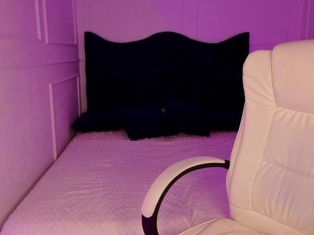 tinafox's BongaCams show and profile