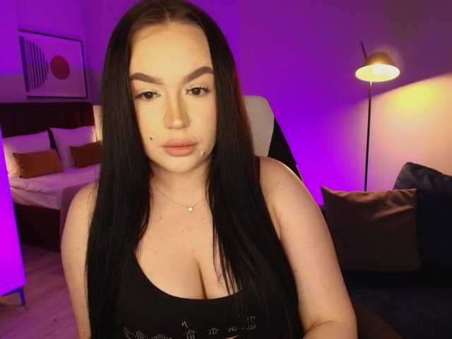 tinafox's BongaCams show and profile