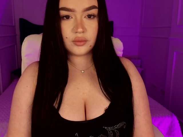 tinafox's BongaCams show and profile