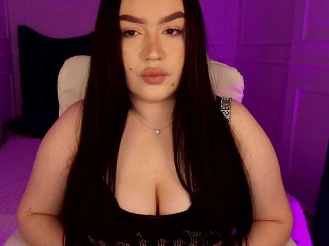 tinafox's BongaCams show and profile