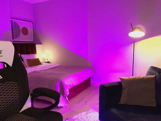 tinafox's BongaCams show and profile