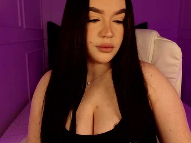 tinafox's BongaCams show and profile