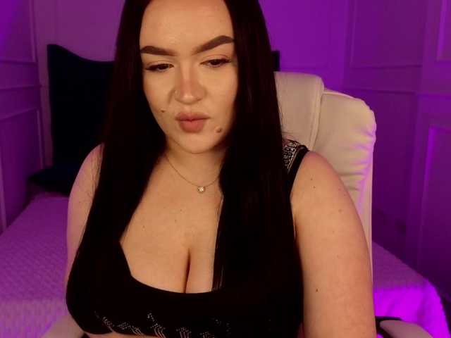 tinafox's BongaCams show and profile