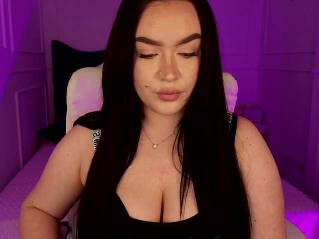 tinafox's BongaCams show and profile