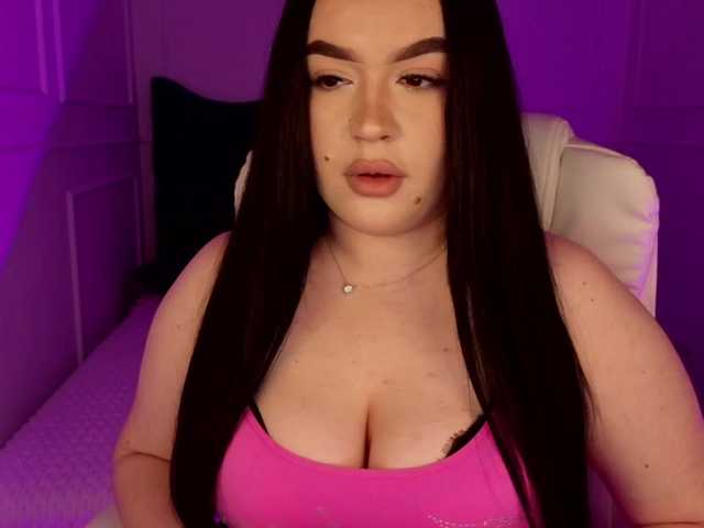 tinafox's BongaCams show and profile