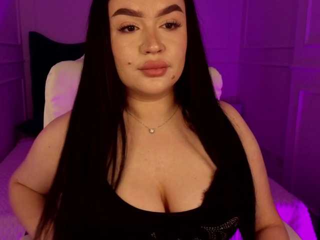 tinafox's BongaCams show and profile