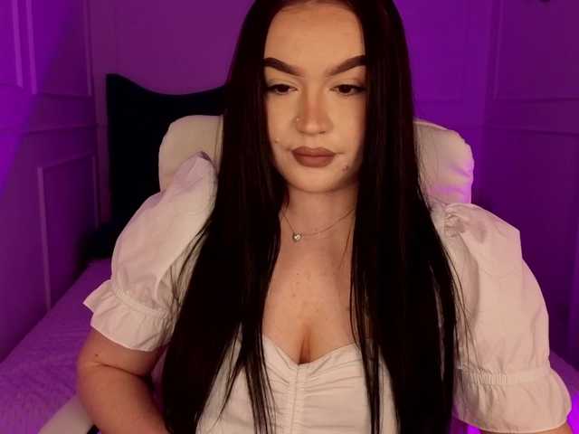 tinafox's BongaCams show and profile