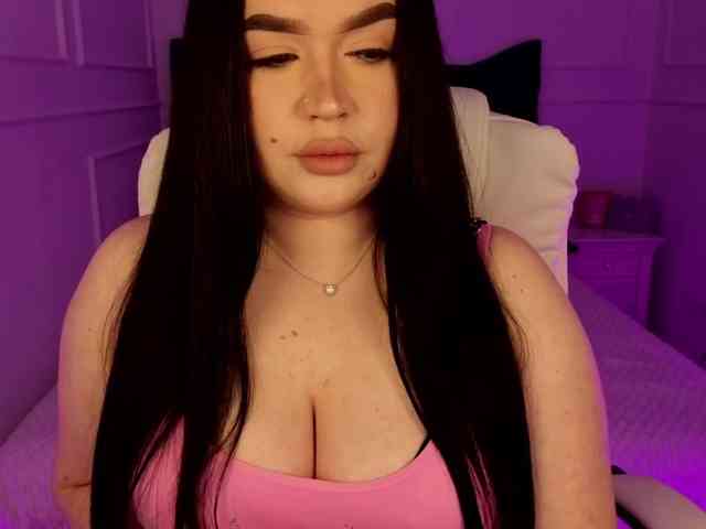 tinafox Live Webcam on BongaCams