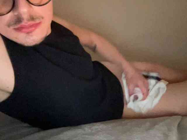Ton696 Live Webcam on BongaCams
