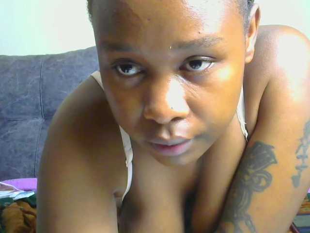 darkvalour's BongaCams show and profile