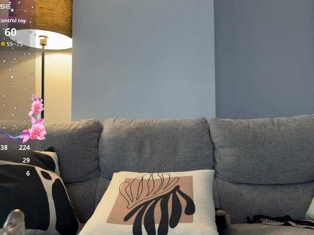 LinaVelle's BongaCams show and profile