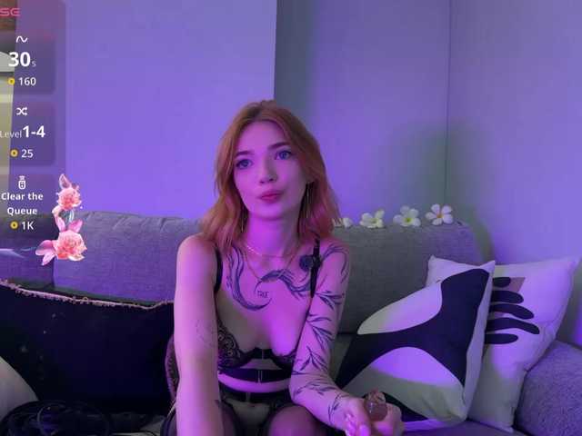 LinaVelle's BongaCams show and profile