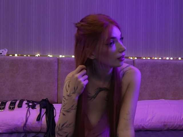 LinaVelle's BongaCams show and profile