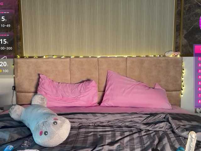 LinaVelle's BongaCams show and profile