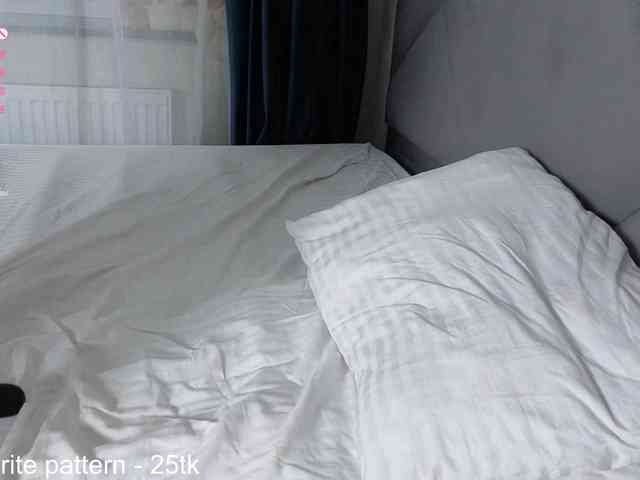 YourLovelyStella webcam