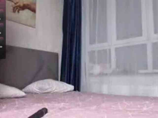 YourLovelyStella webcam