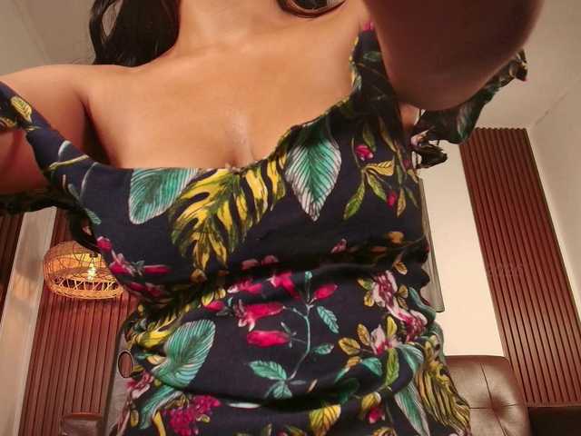 Alice-blaker's BongaCams show and profile