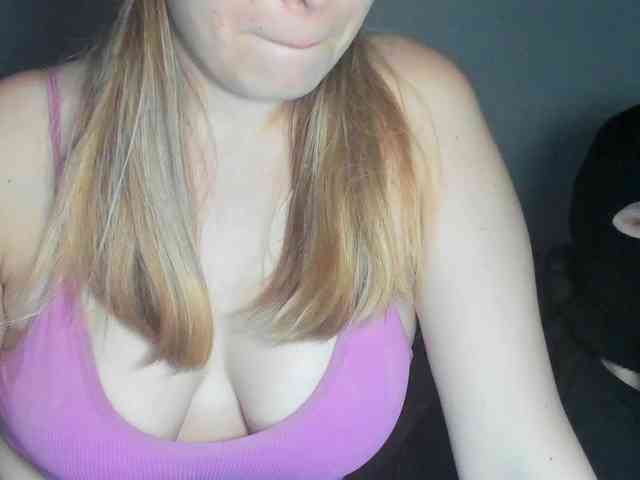 AlexandAlinasweetcouple webcam