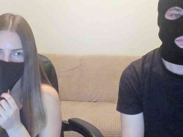 AlexandAlinasweetcouple webcam