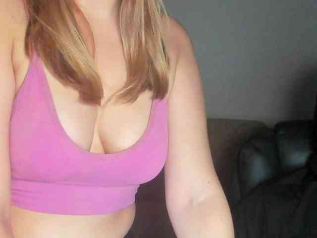 AlexandAlinasweetcouple webcam