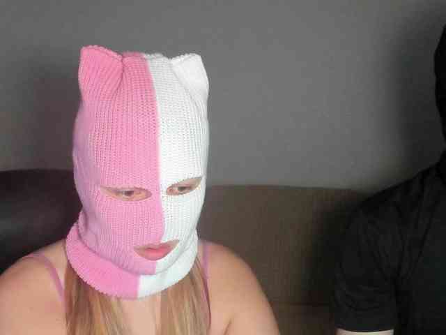 AlexandAlinasweetcouple