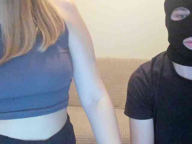 AlexandAlinasweetcouple webcam