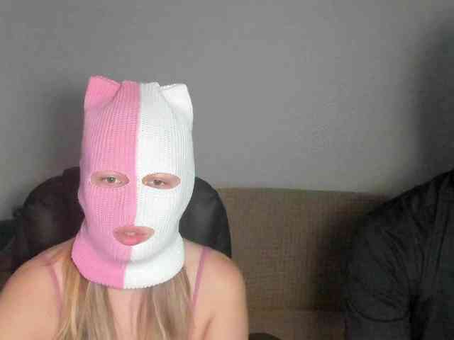 AlexandAlinasweetcouple webcam