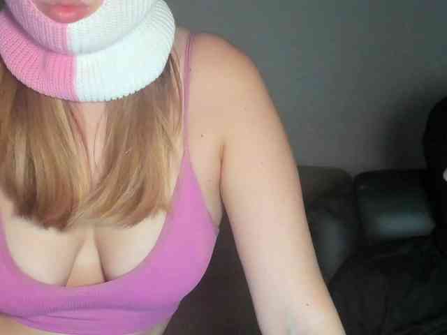 AlexandAlinasweetcouple webcam