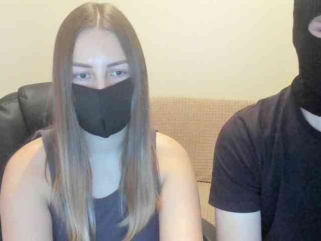 AlexandAlinasweetcouple webcam
