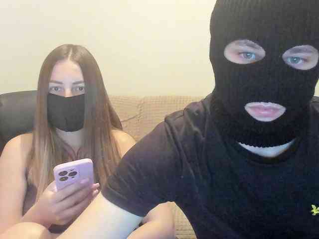 AlexandAlinasweetcouple webcam