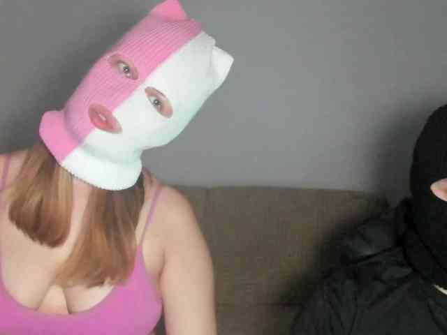 AlexandAlinasweetcouple webcam