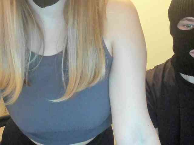 AlexandAlinasweetcouple webcam