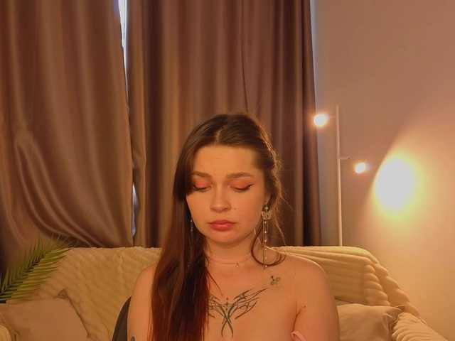 Sateitelu's BongaCams show and profile