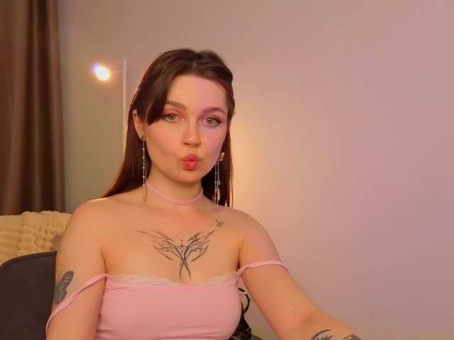 Sateitelu's BongaCams show and profile