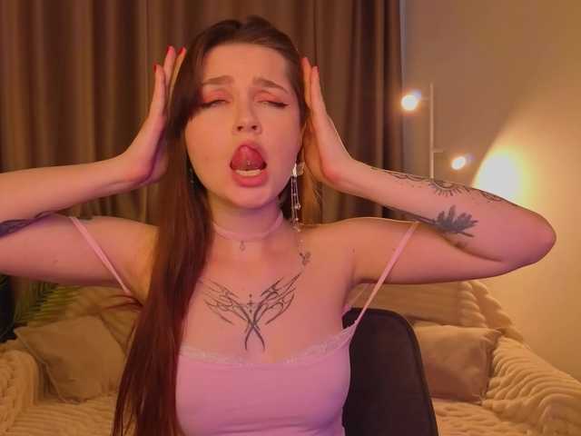 Sateitelu's BongaCams show and profile