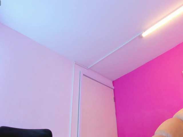 mitzukywinteer live room