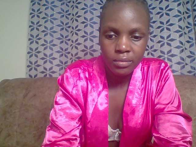 Hot-sexy-bitch webcam bongacams model stream image