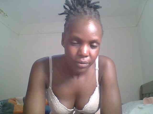 Hot-sexy-bitch webcam