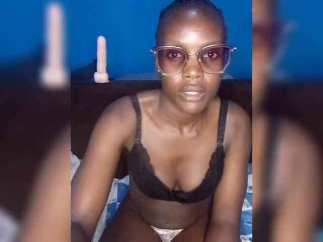 Hot-sexy-bitch webcam