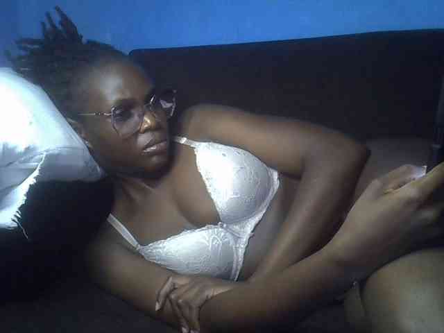 Hot-sexy-bitch webcam