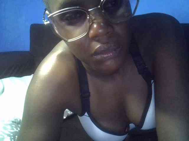 Hot-sexy-bitch webcam