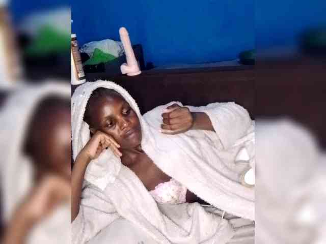 Hot-sexy-bitch webcam