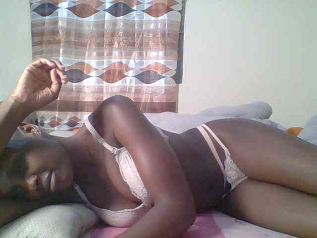 Hot-sexy-bitch webcam