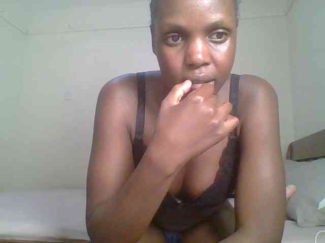 Hot-sexy-bitch webcam