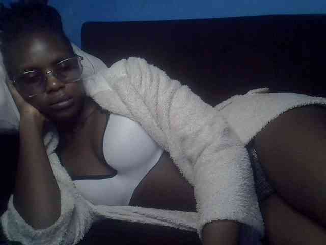 Hot-sexy-bitch webcam